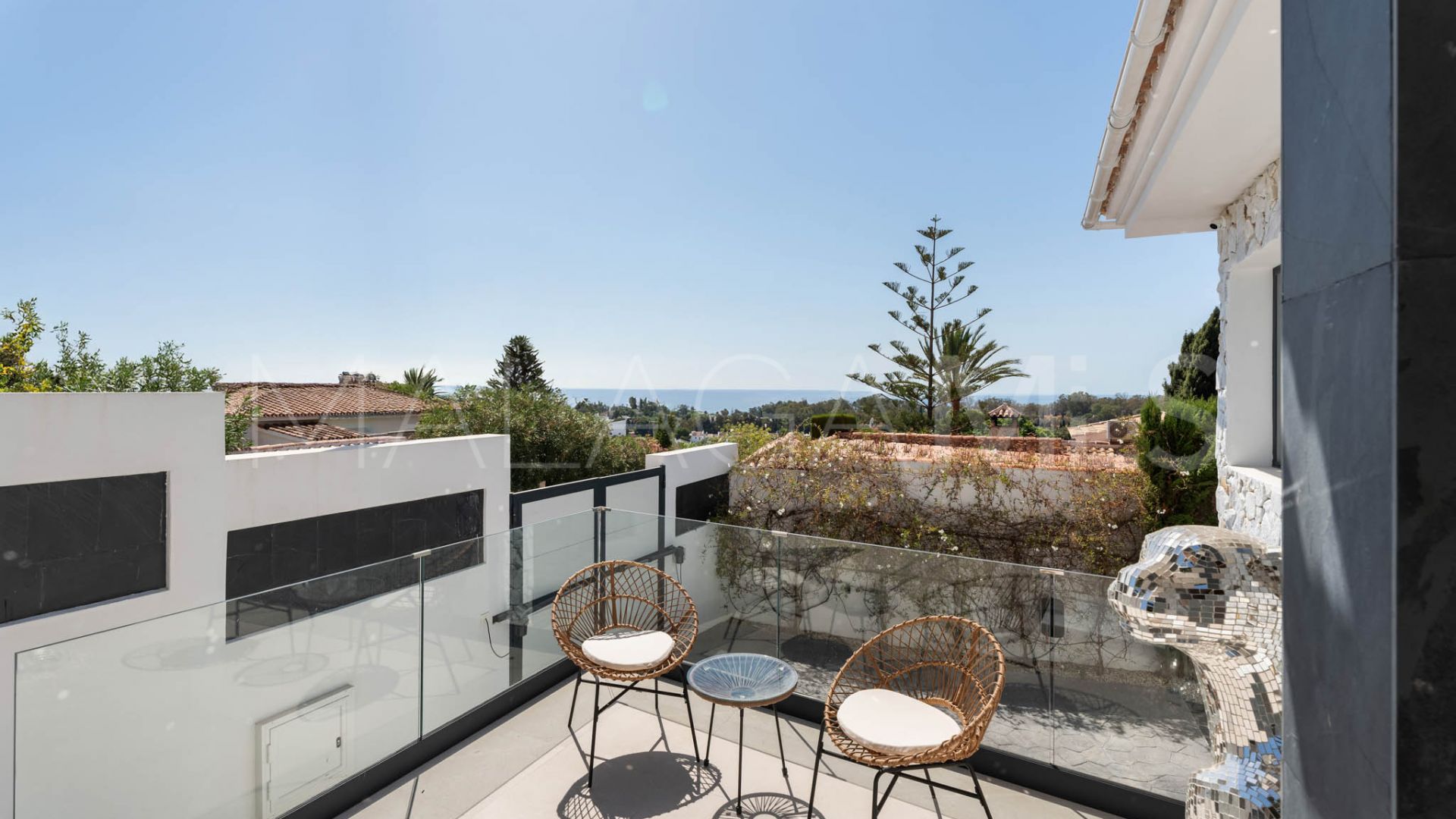 Villa for sale in Elviria