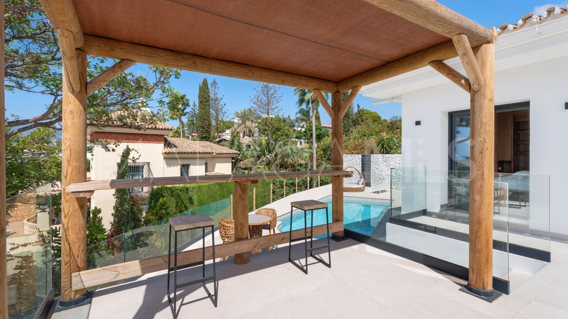 Villa for sale in Elviria