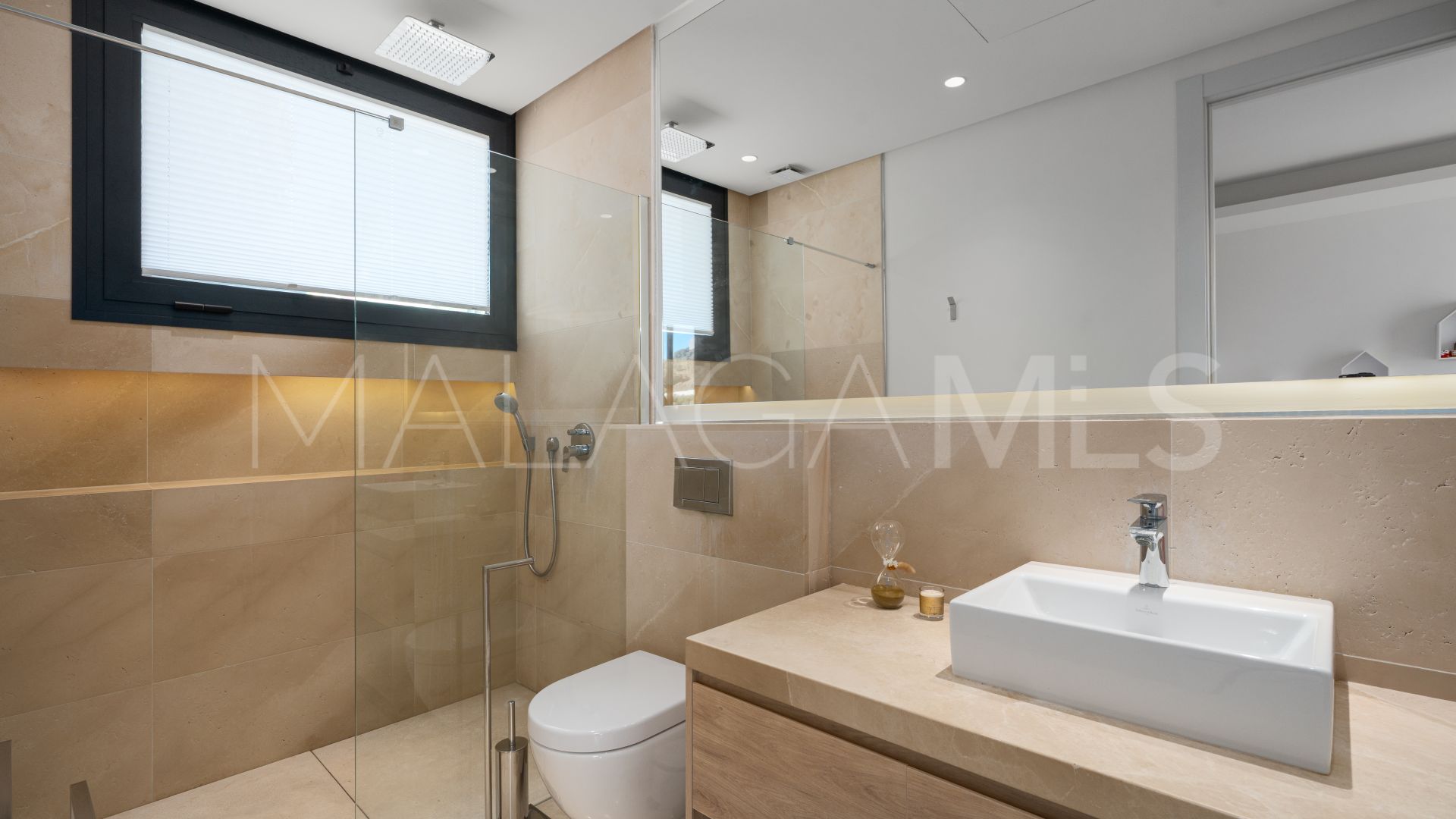 Villa with 6 bedrooms for sale in Nueva Andalucia