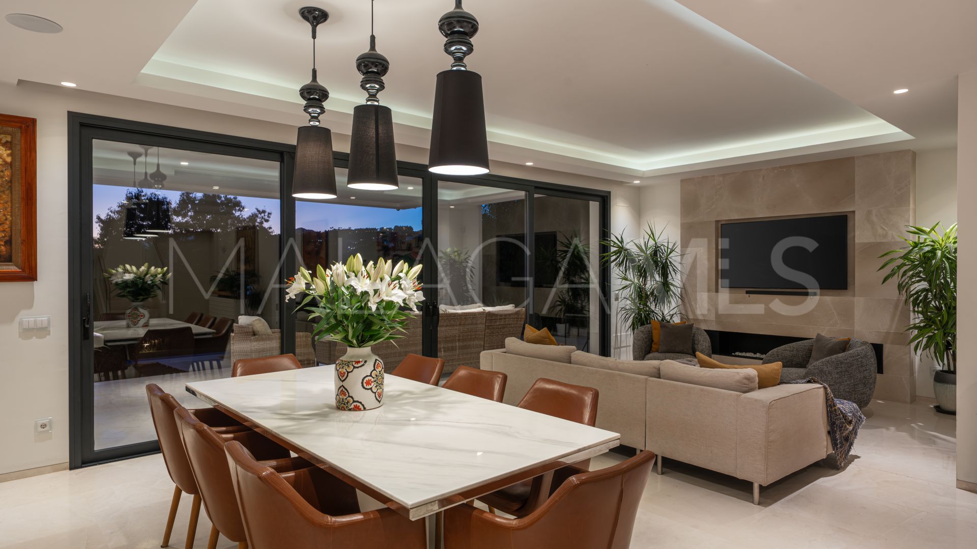 Villa with 6 bedrooms for sale in Nueva Andalucia