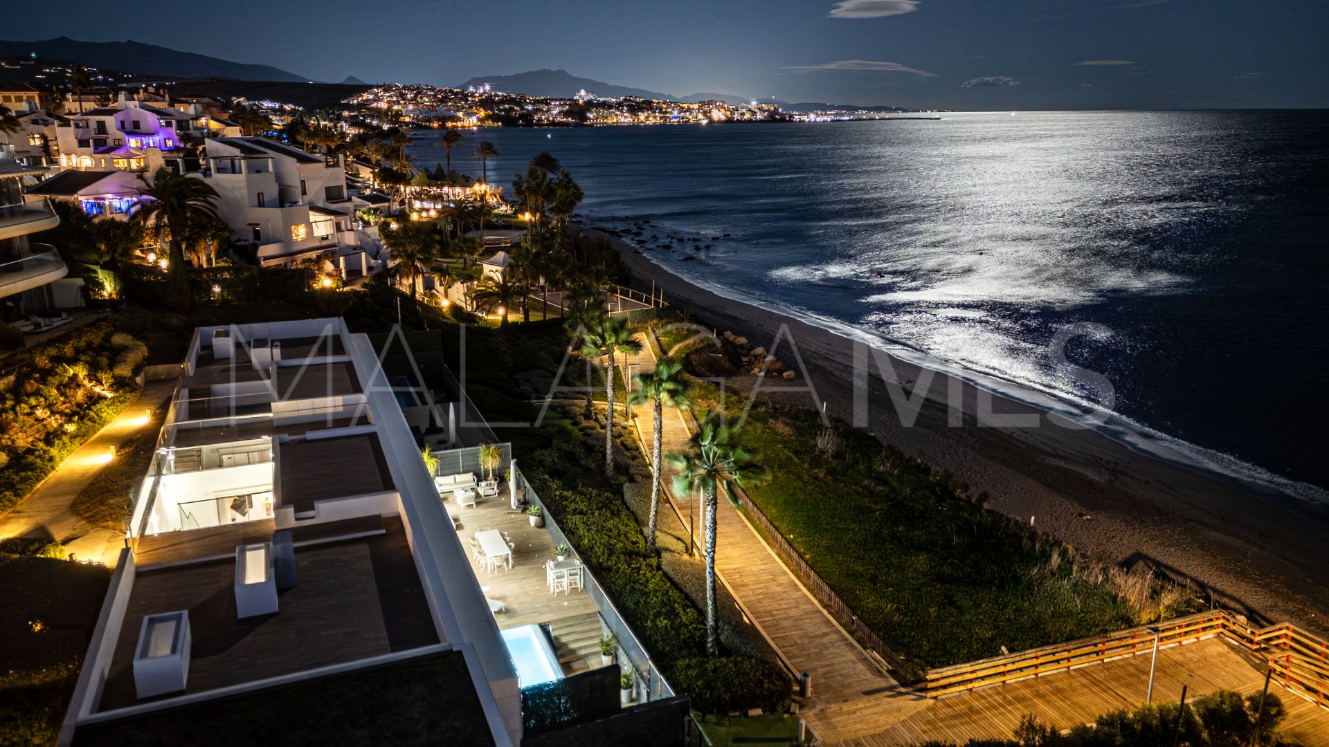 Se vende villa de 4 bedrooms in Estepona