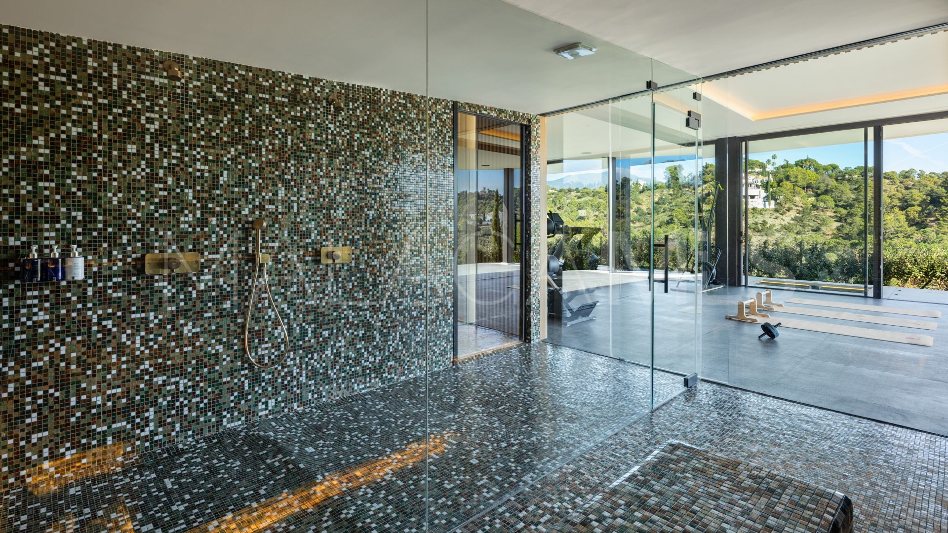 El Madroñal, villa for sale with 6 bedrooms