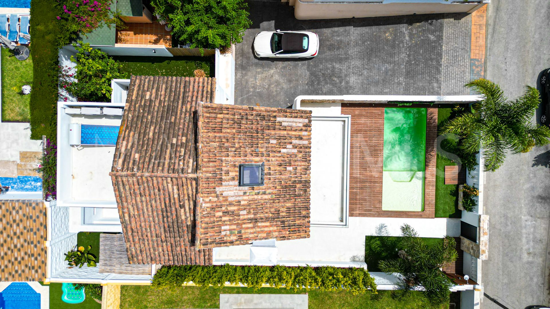 Villa for sale in New Golden Mile