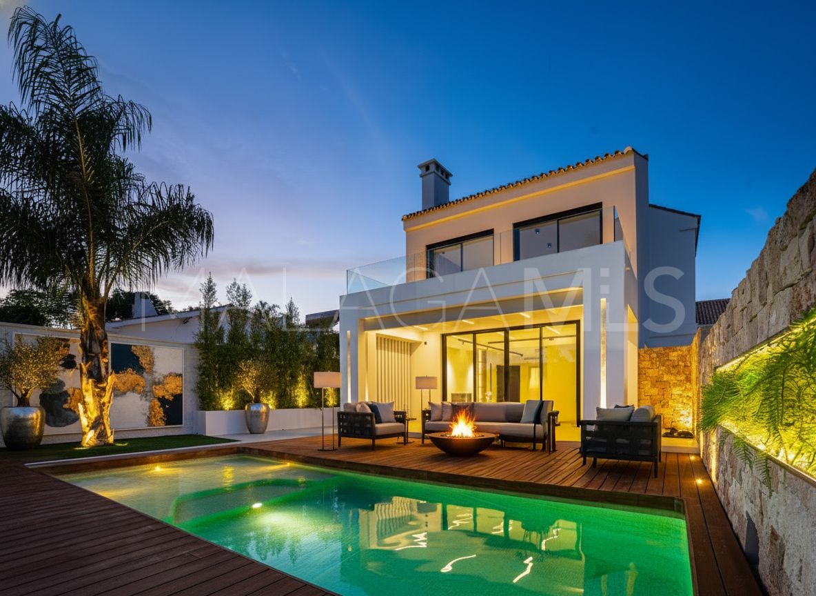 Villa for sale in New Golden Mile
