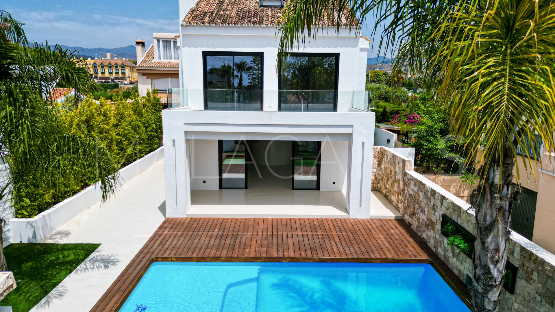 Villa for sale in New Golden Mile