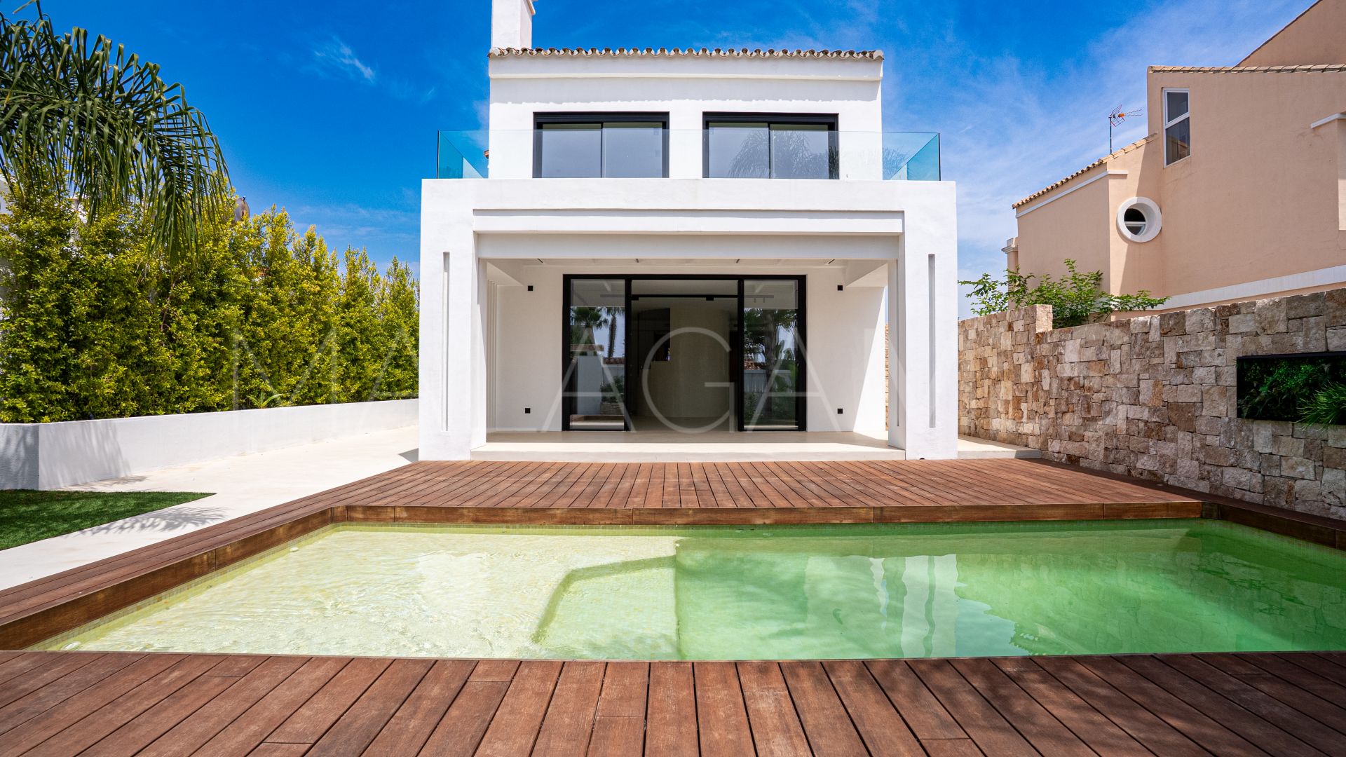 Villa for sale in New Golden Mile