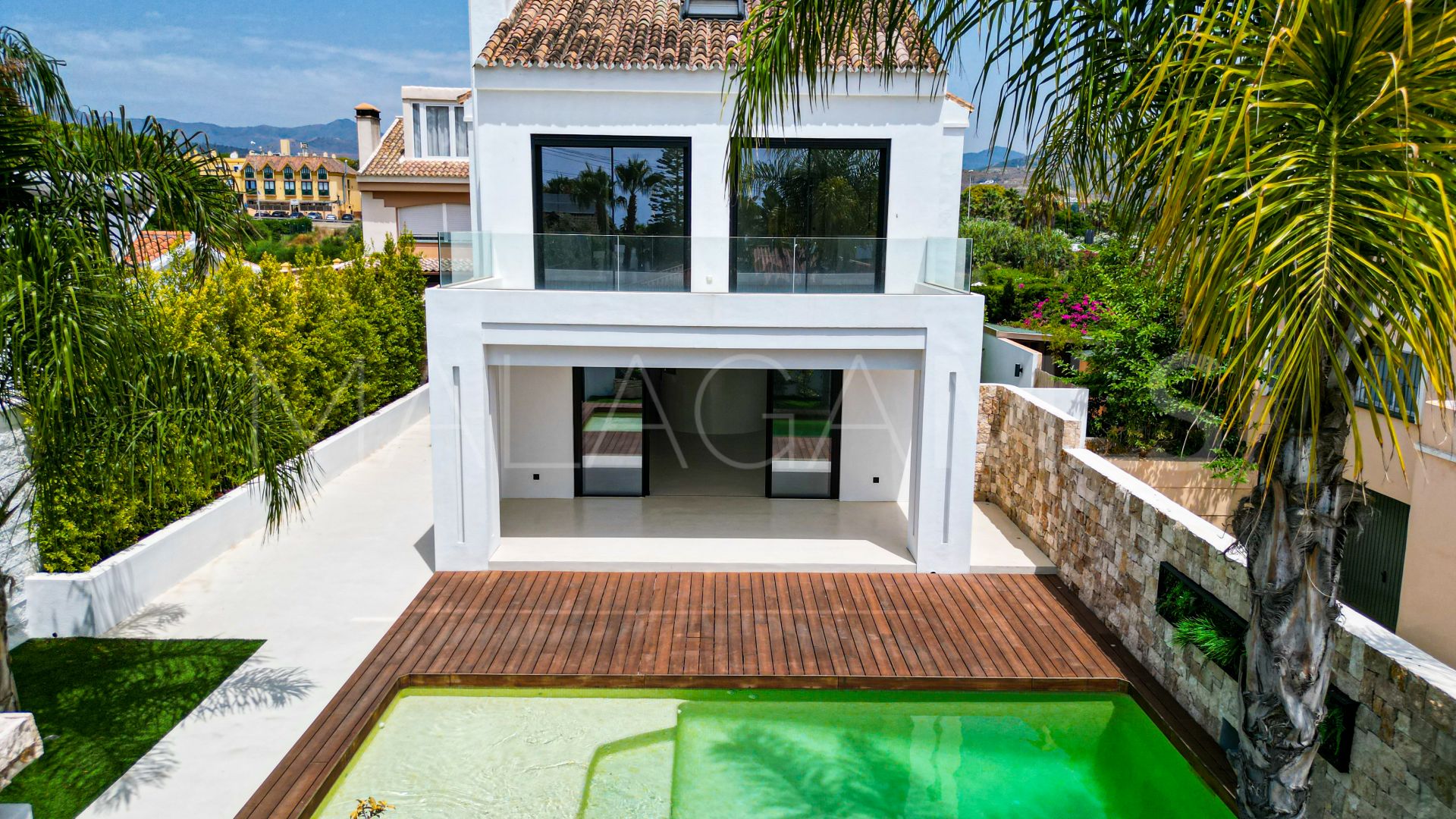 Villa for sale in New Golden Mile