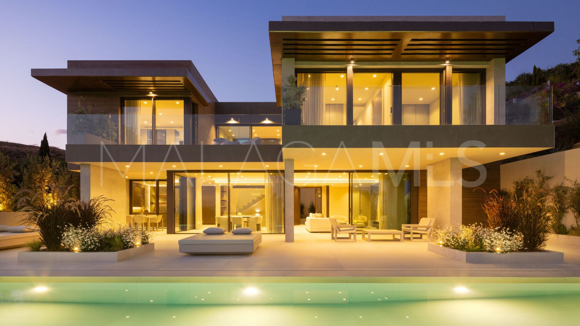 Villa in Los Flamingos for sale