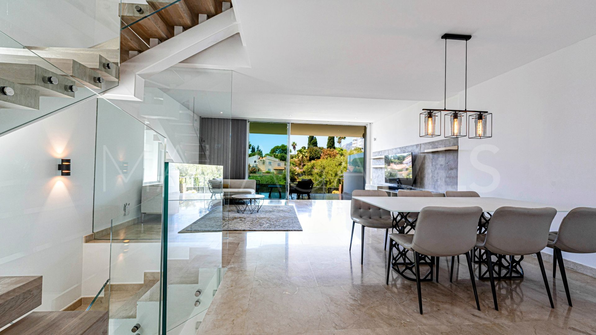 Buy adosado in Rio Real de 4 bedrooms