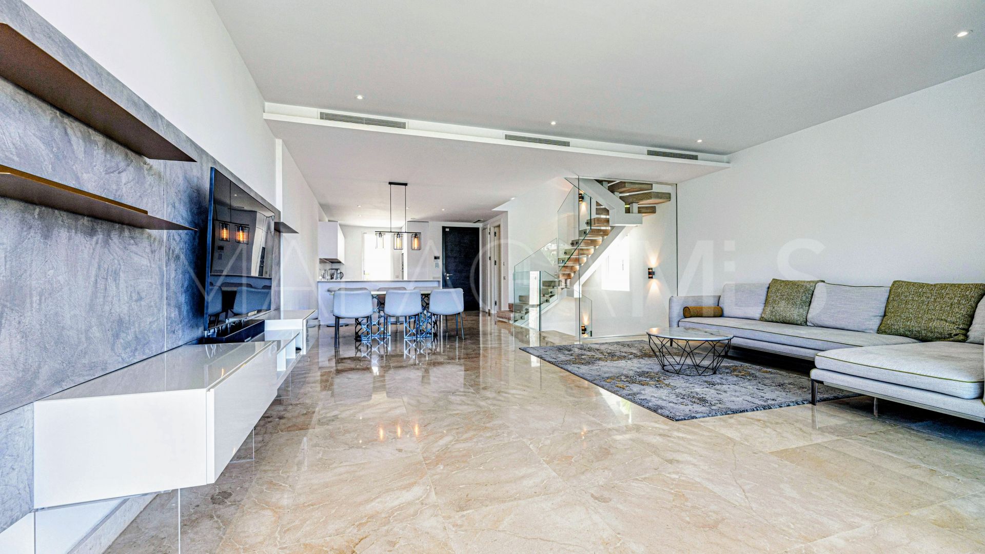 Buy adosado in Rio Real de 4 bedrooms