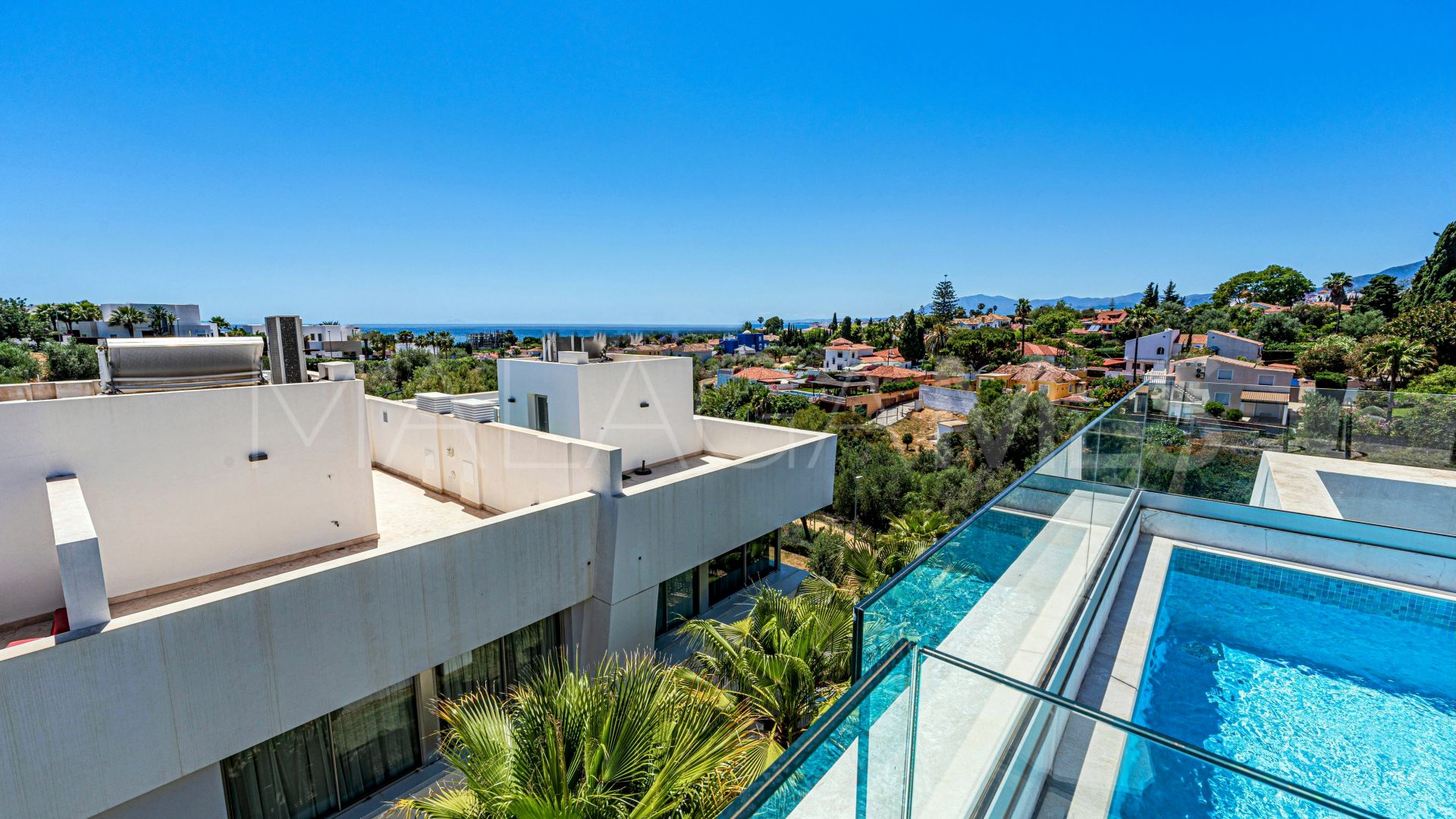 Buy adosado in Rio Real de 4 bedrooms