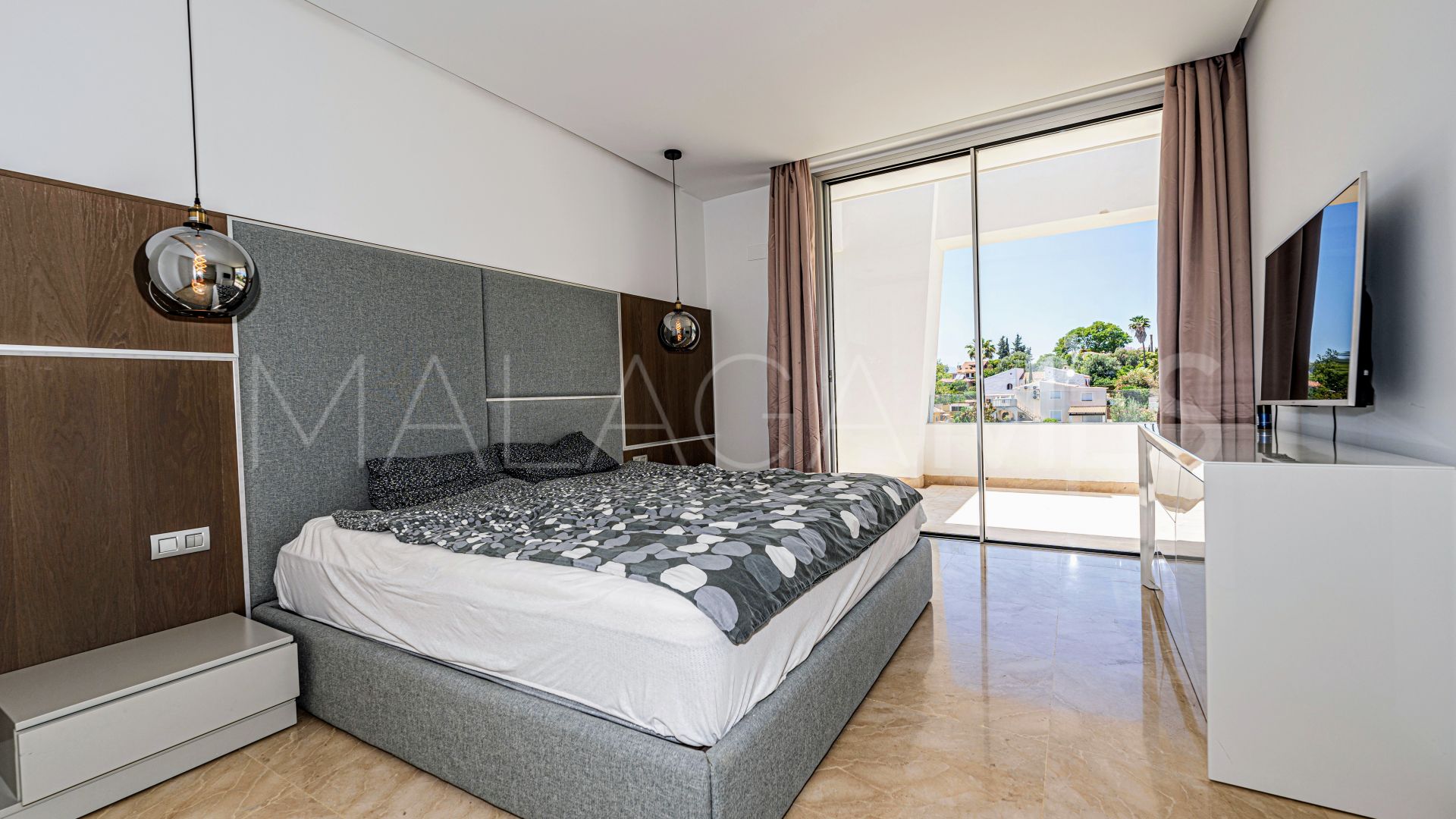 Buy adosado in Rio Real de 4 bedrooms