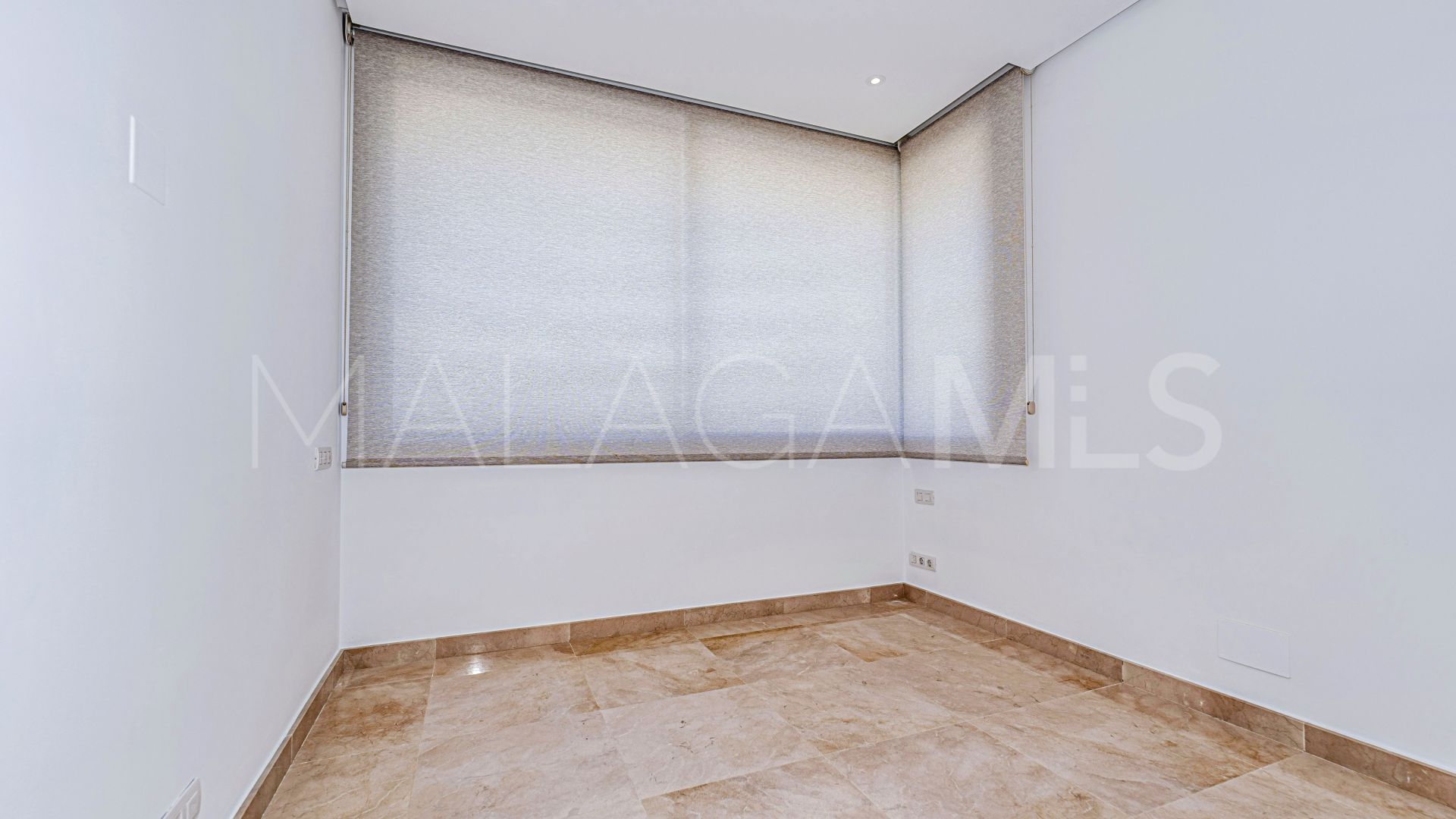 Buy adosado in Rio Real de 4 bedrooms