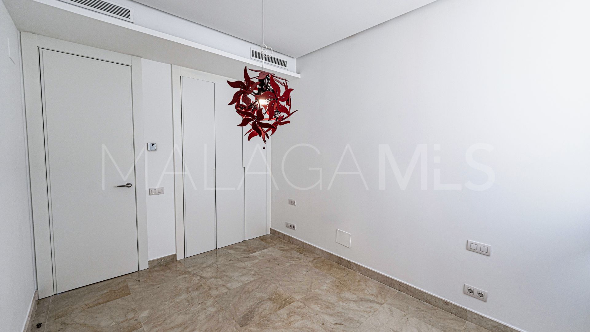 Buy adosado in Rio Real de 4 bedrooms