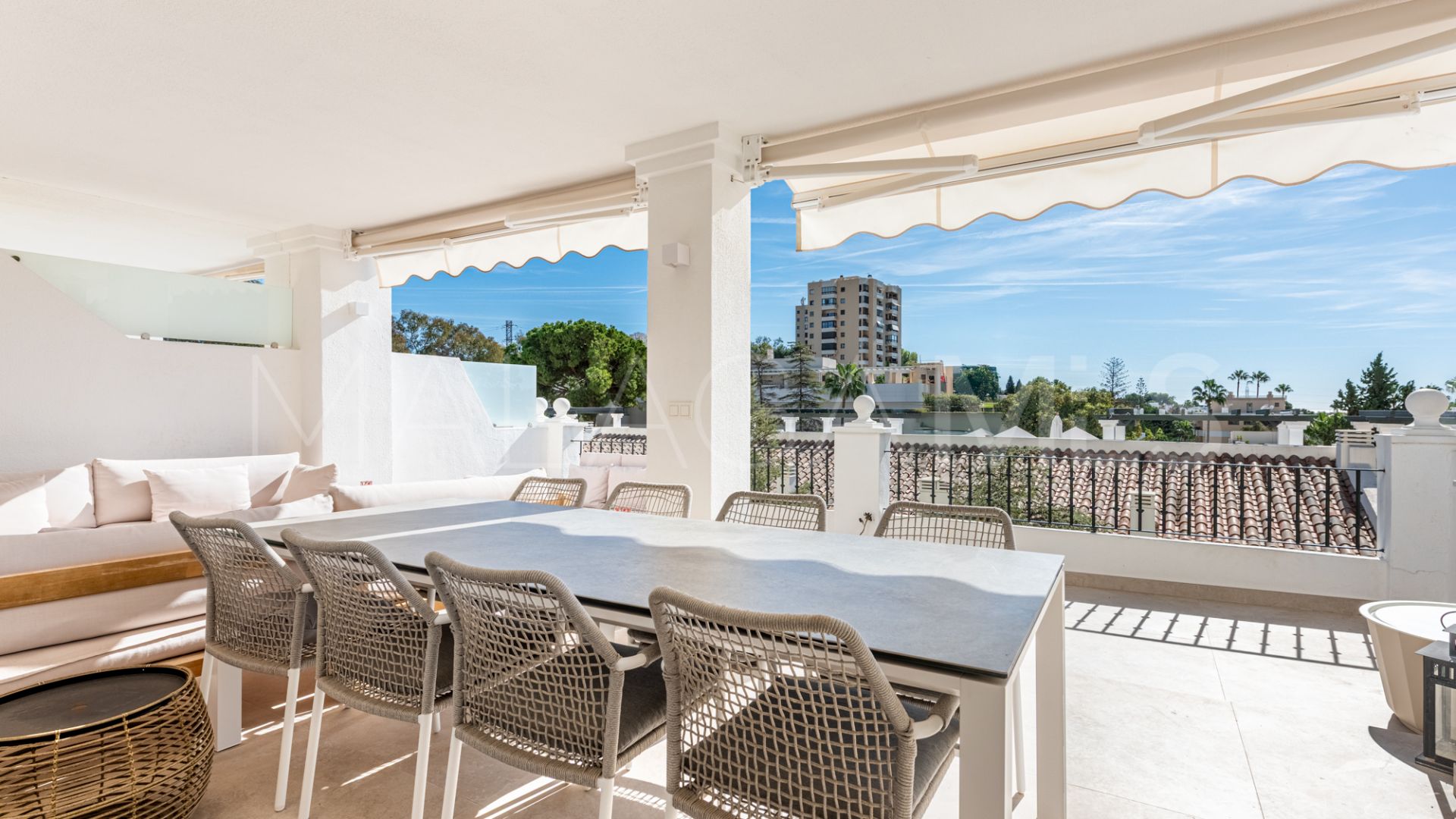 Buy pareado with 4 bedrooms in Aloha Gardens