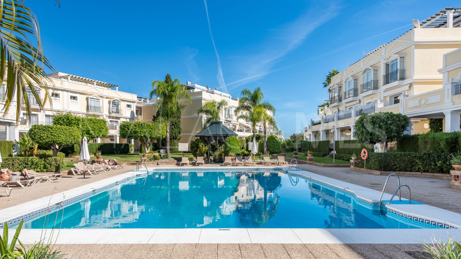 Buy pareado with 4 bedrooms in Aloha Gardens