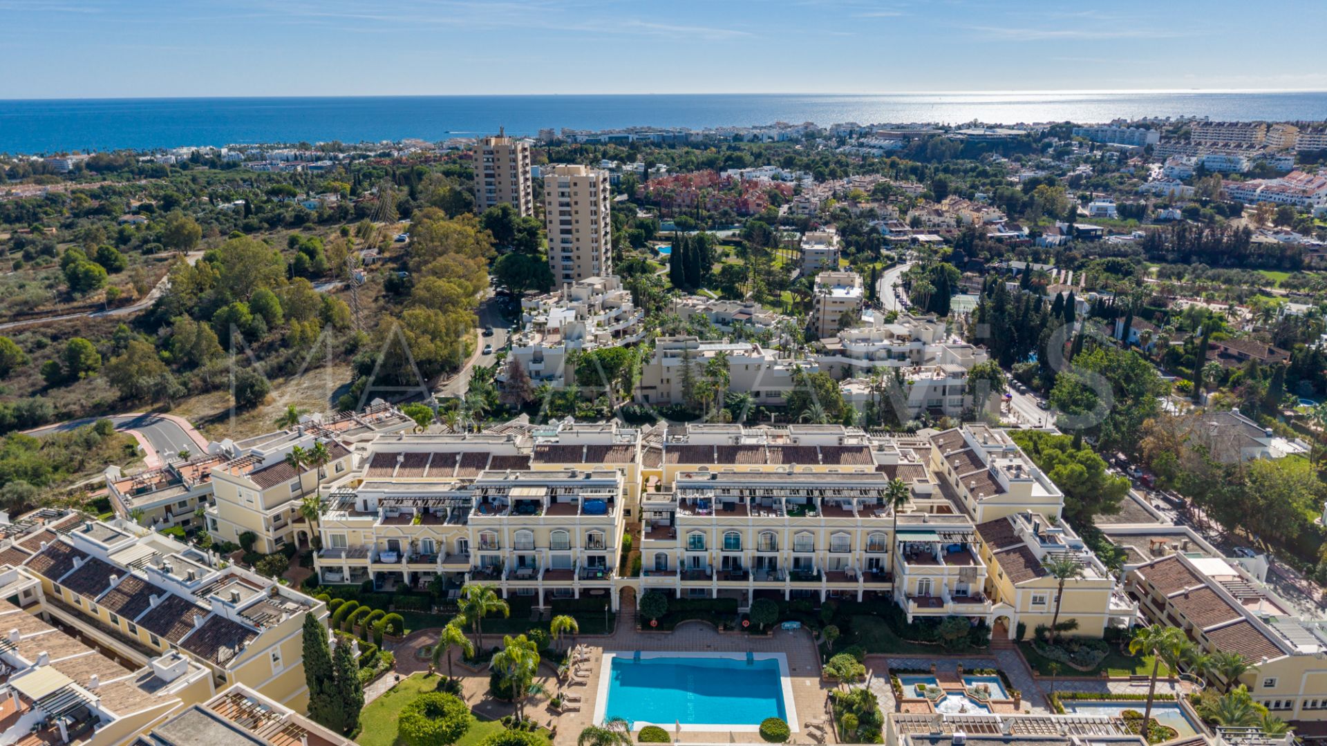 Buy pareado with 4 bedrooms in Aloha Gardens