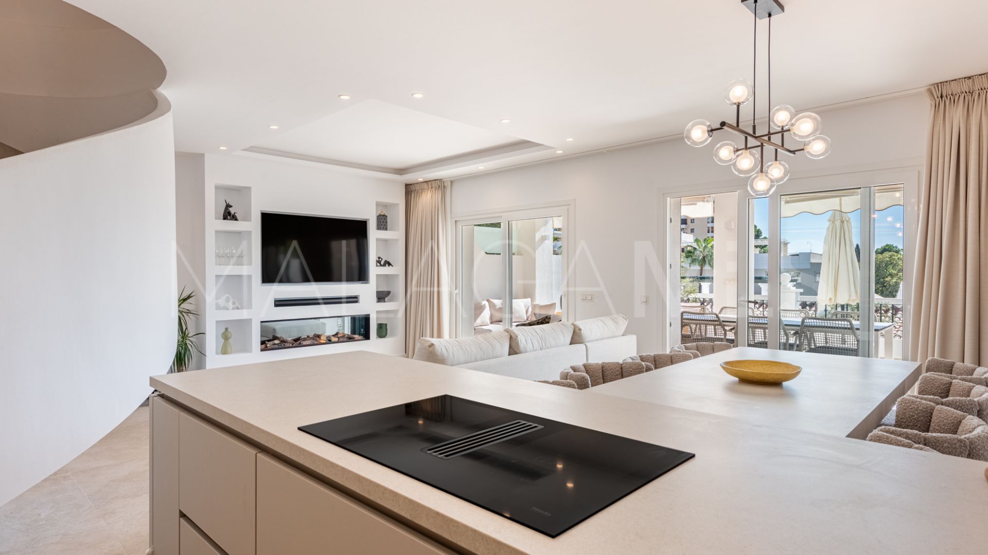 Buy pareado with 4 bedrooms in Aloha Gardens