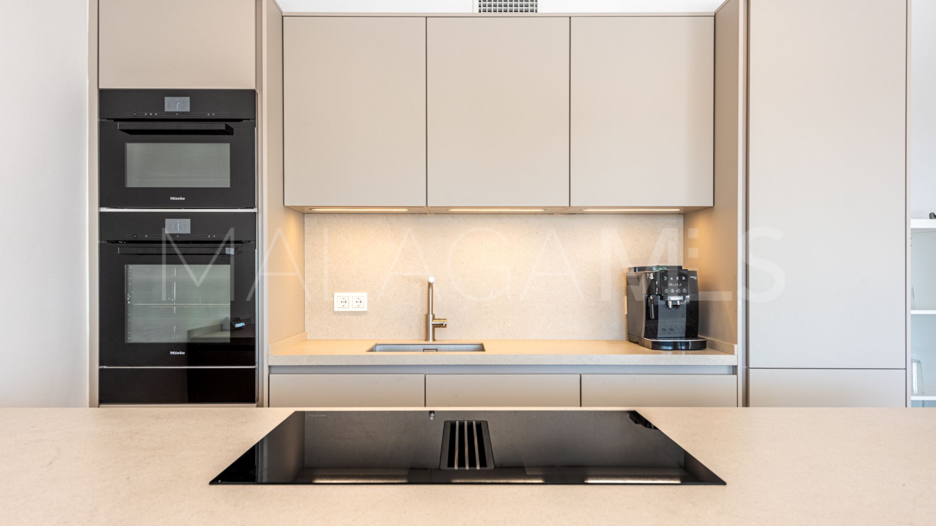 Buy pareado with 4 bedrooms in Aloha Gardens