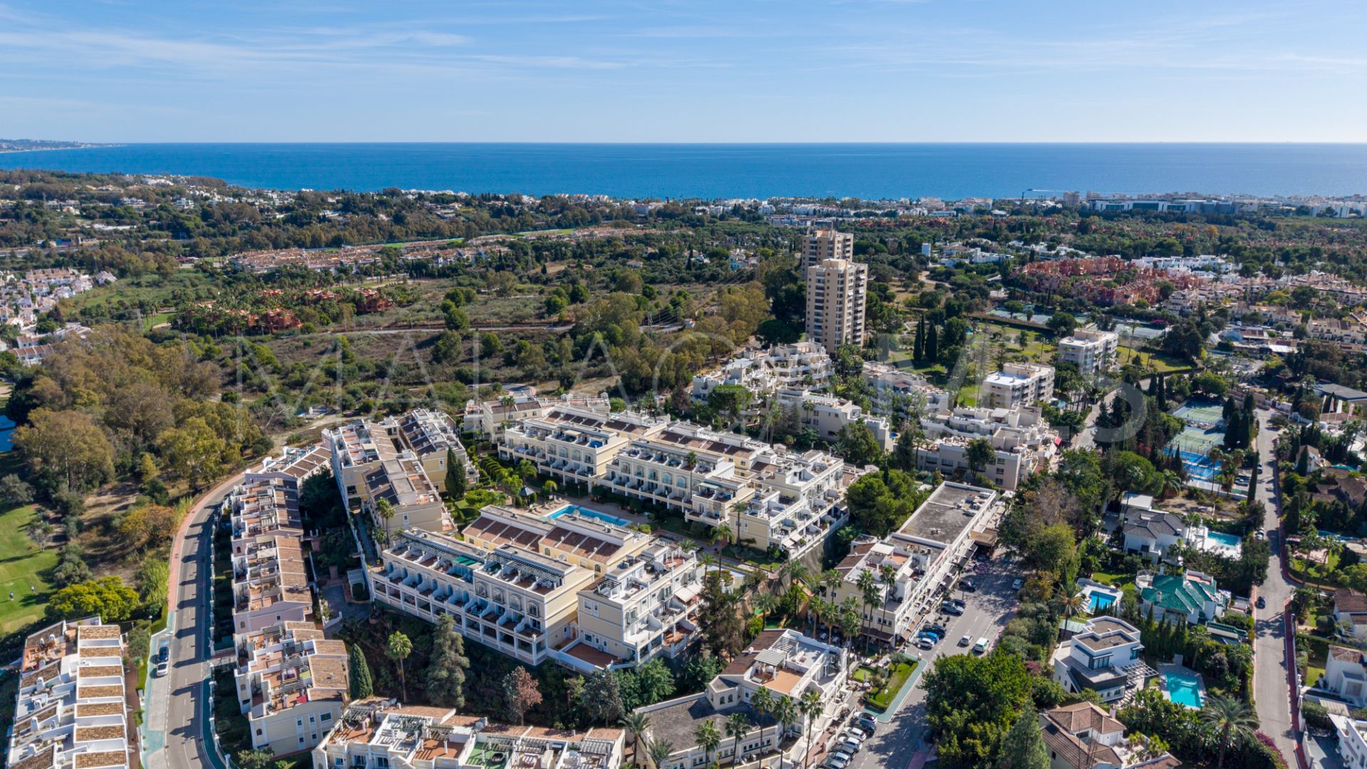 Buy pareado with 4 bedrooms in Aloha Gardens