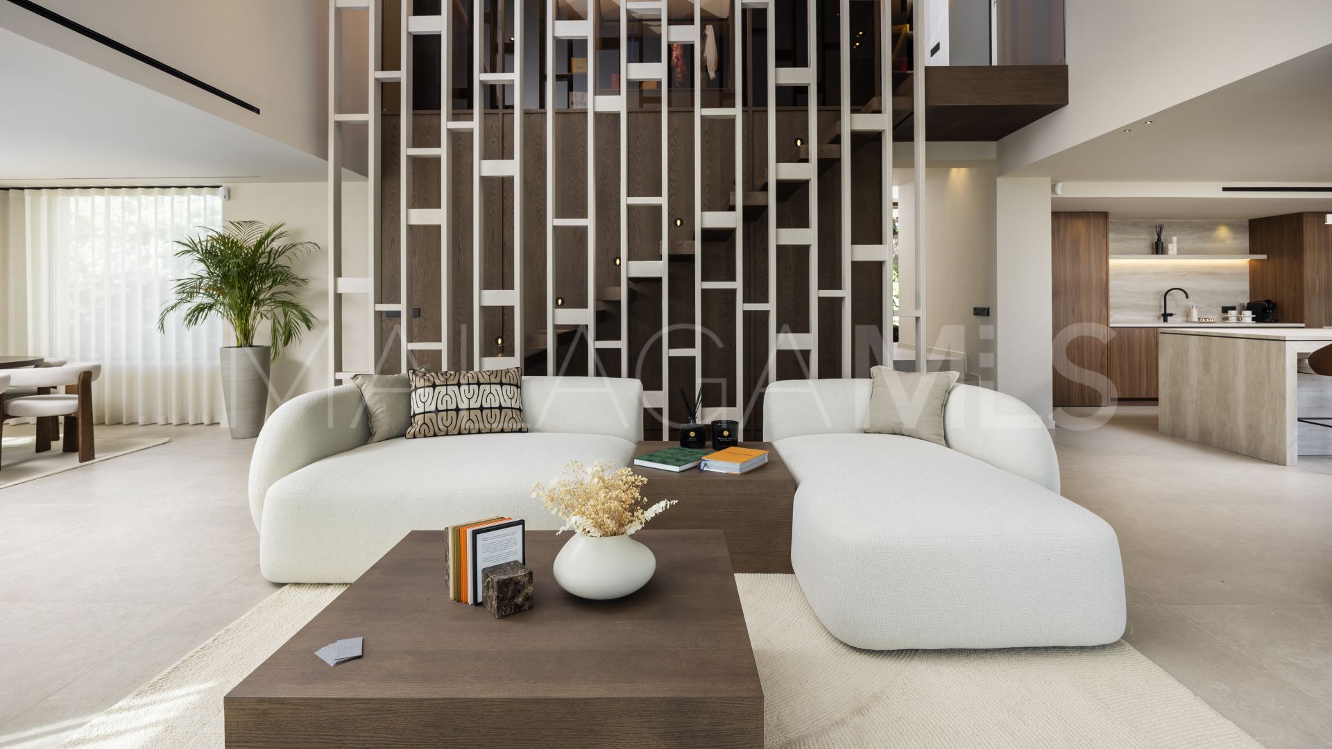 Villa for sale in Nueva Andalucia