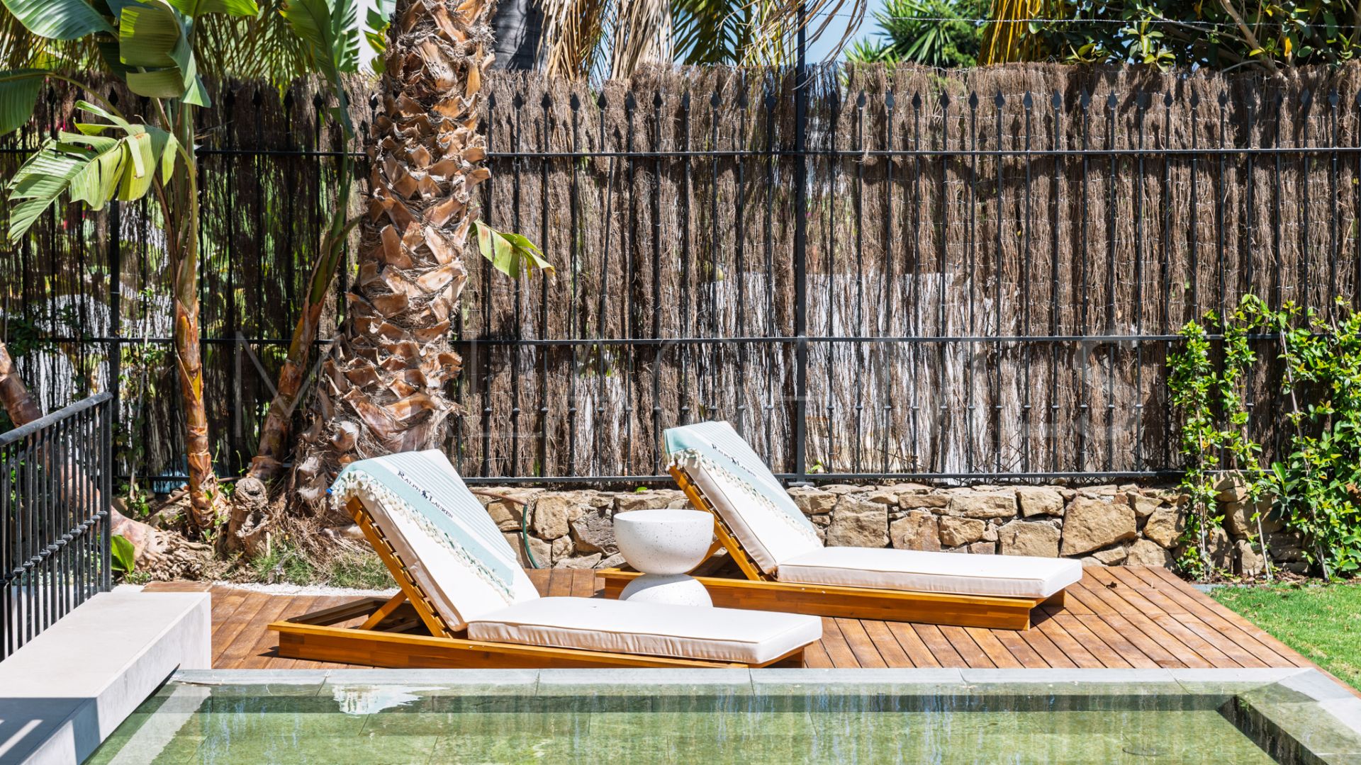 Villa for sale in Nueva Andalucia