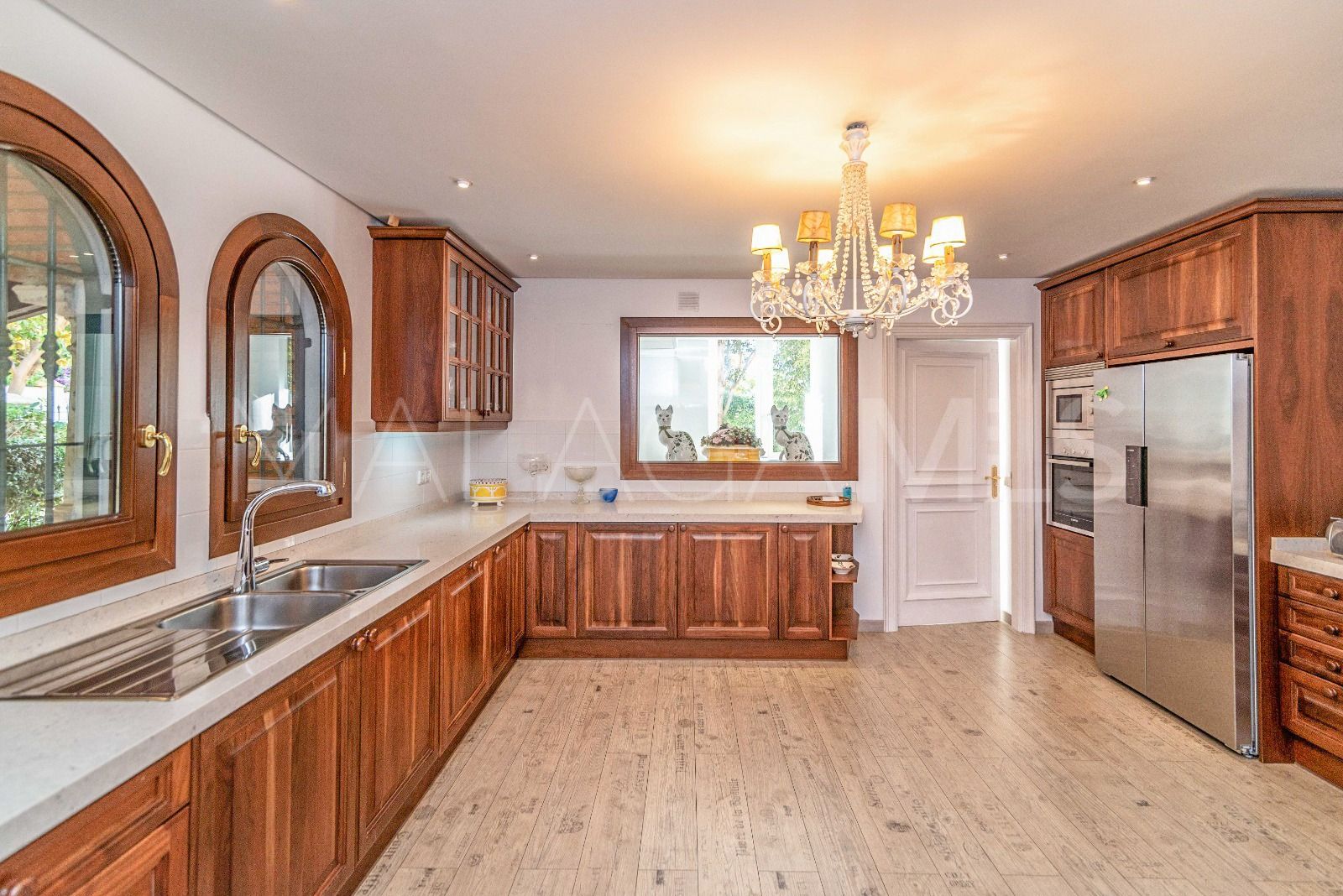 Buy Rio Real villa with 6 bedrooms