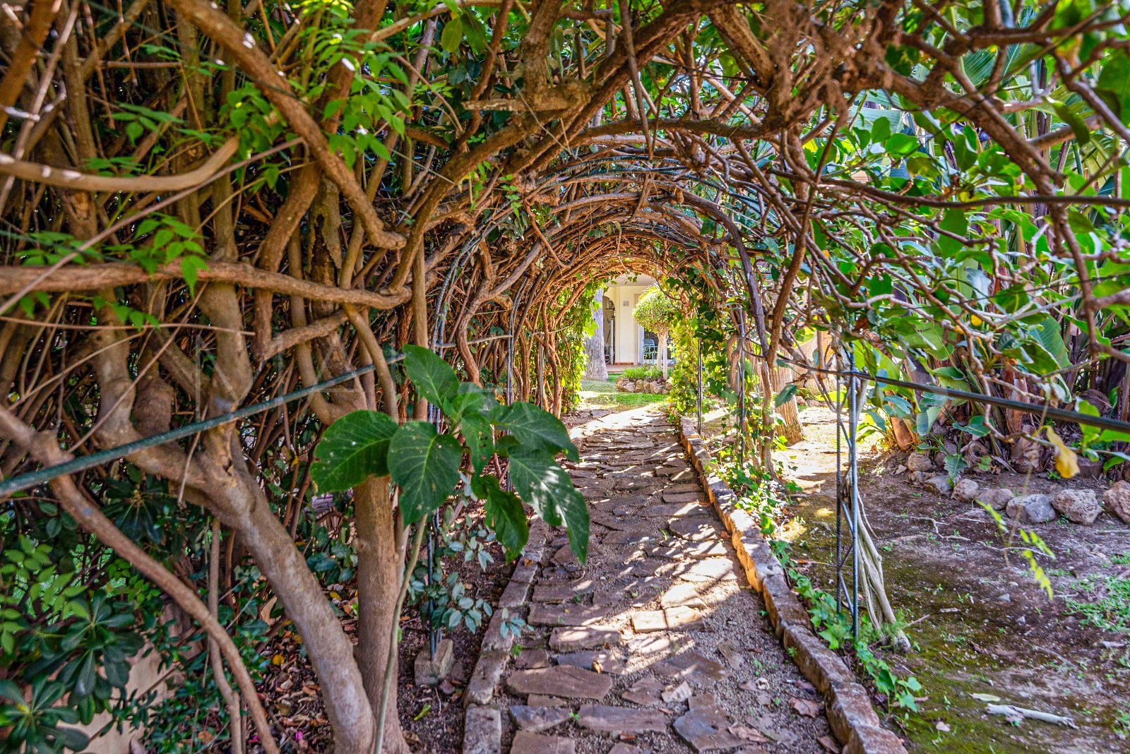 Buy Rio Real villa with 6 bedrooms