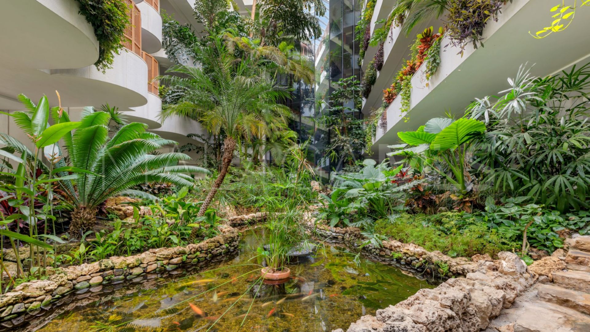 For sale apartment with 2 bedrooms in Golden Mile