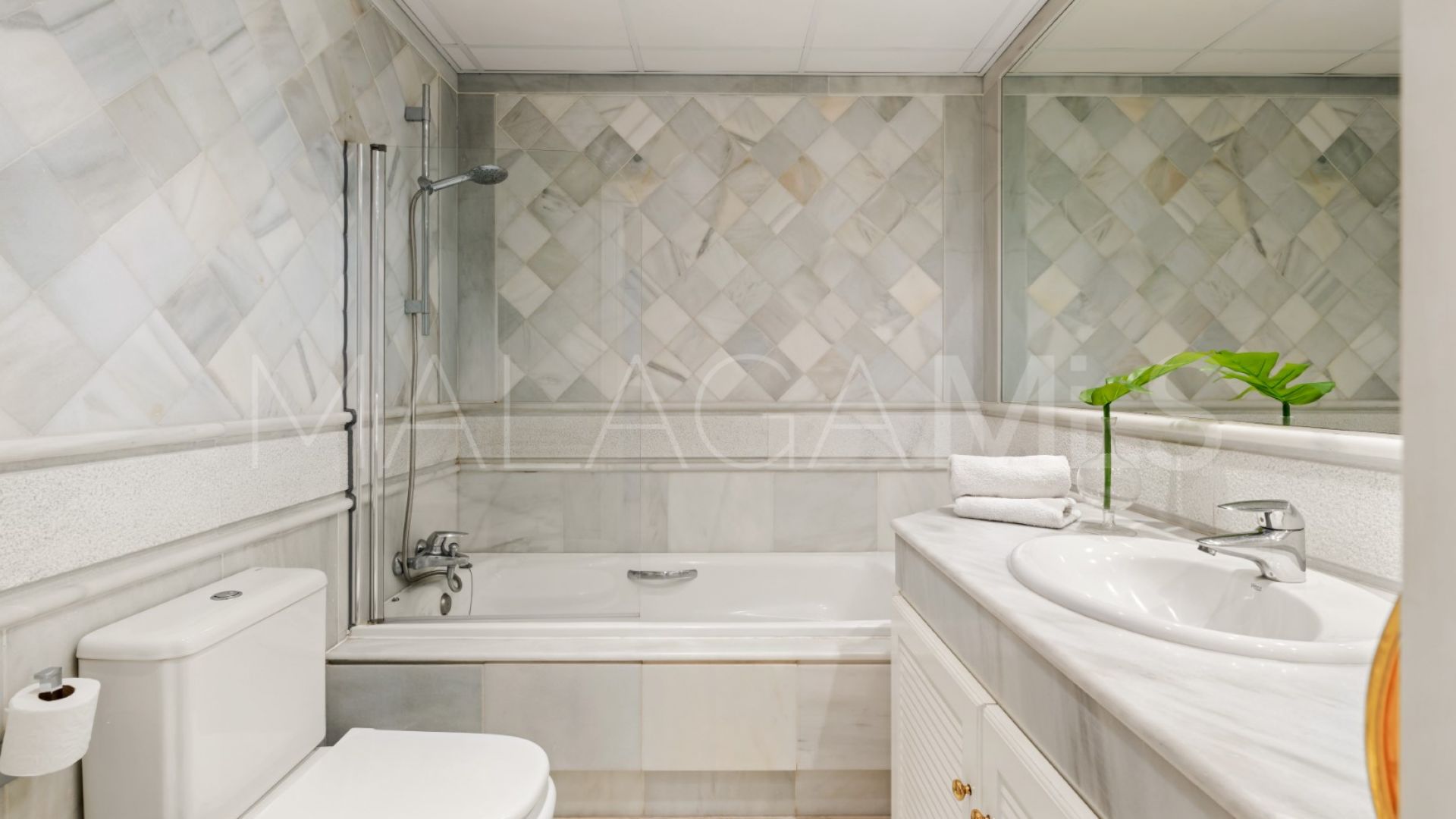 For sale apartment with 2 bedrooms in Golden Mile