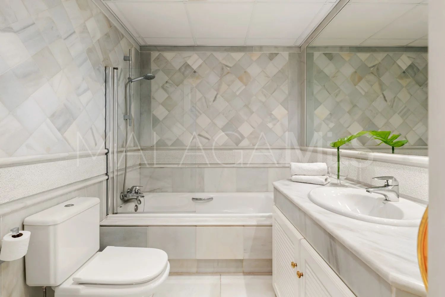 For sale apartment with 2 bedrooms in Golden Mile