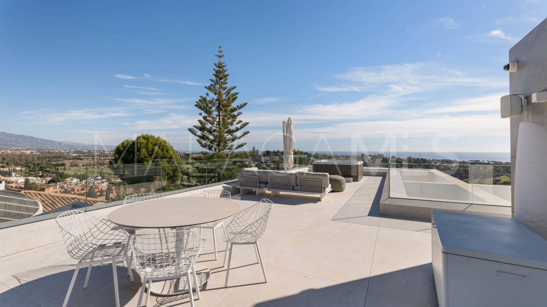 Villa for sale in Paraiso Alto