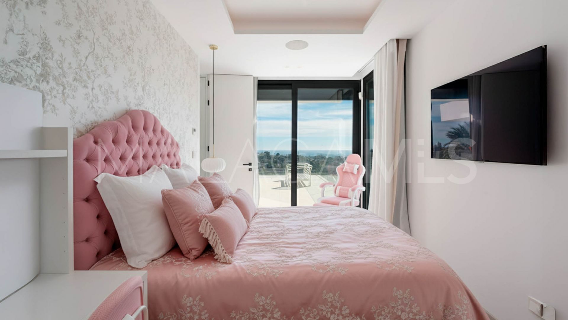 Villa for sale in Paraiso Alto