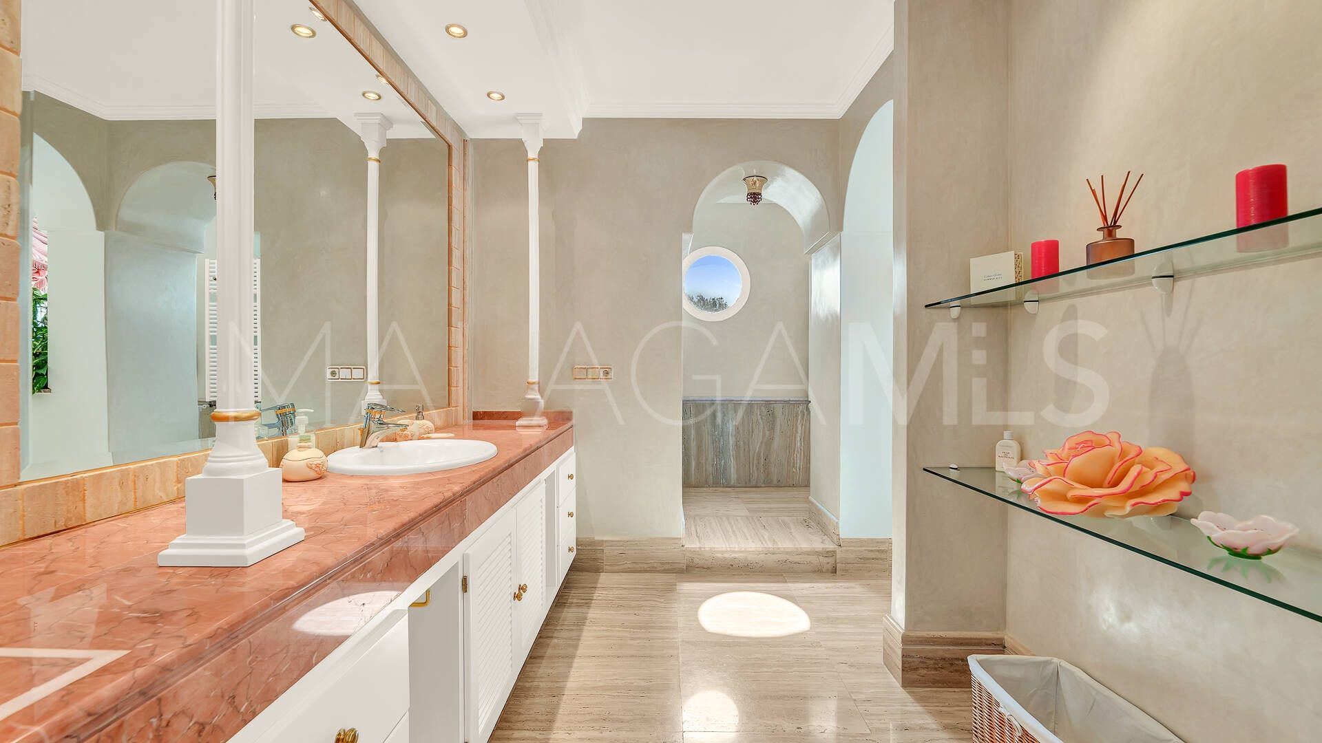 Villa for sale in Sierra Blanca