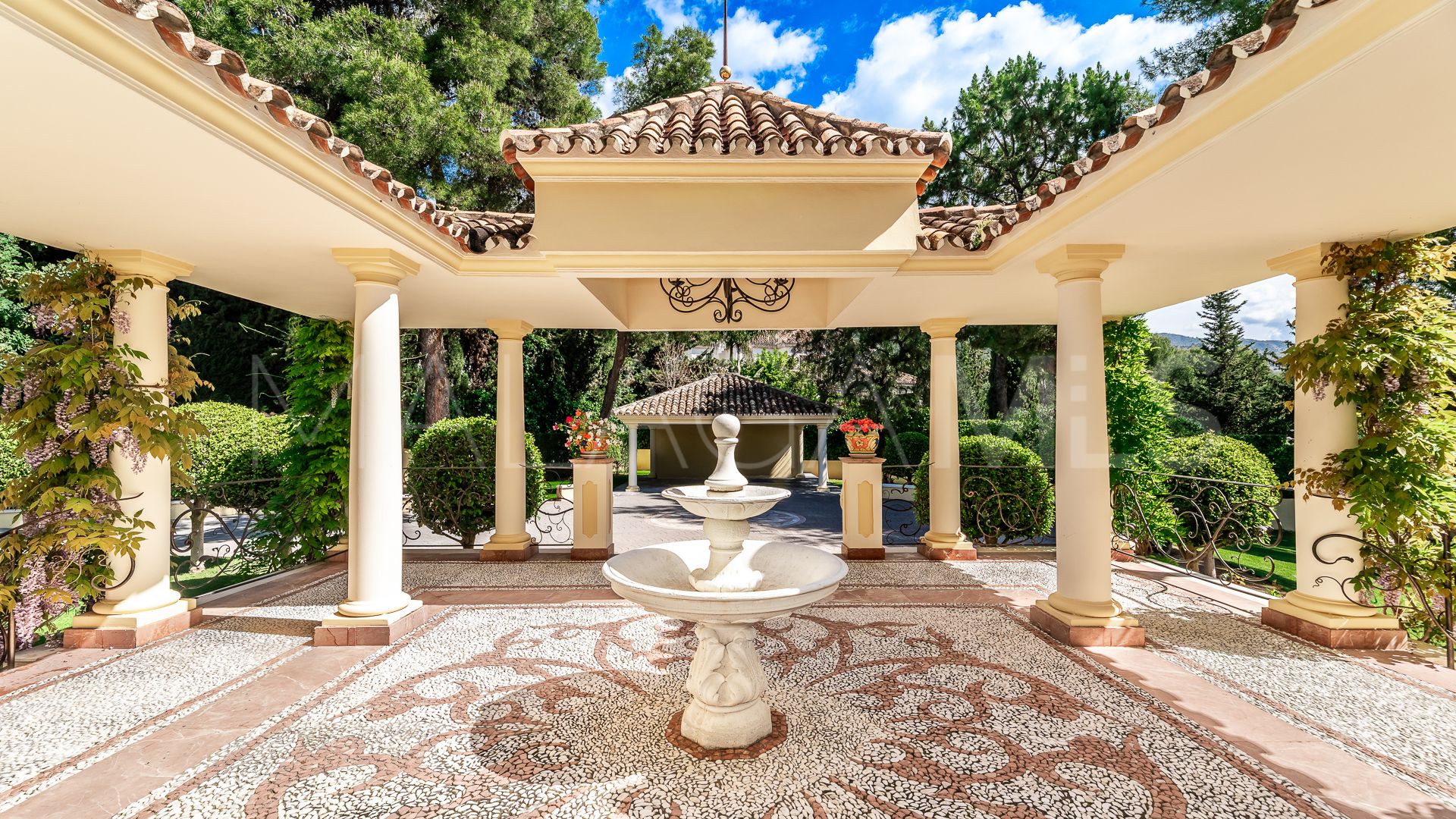 Villa for sale in Sierra Blanca