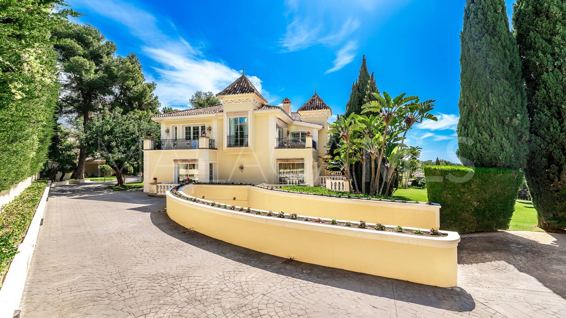 Villa for sale in Sierra Blanca