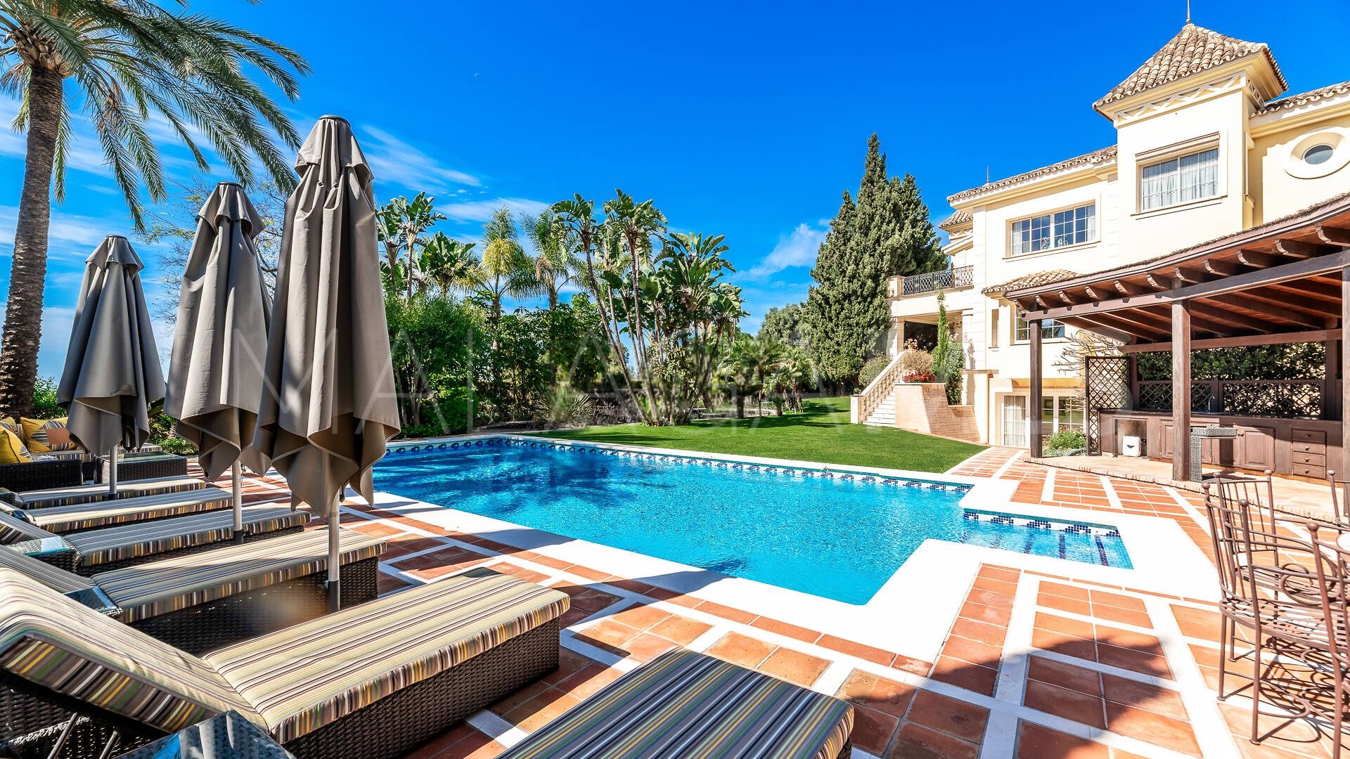 Villa for sale in Sierra Blanca