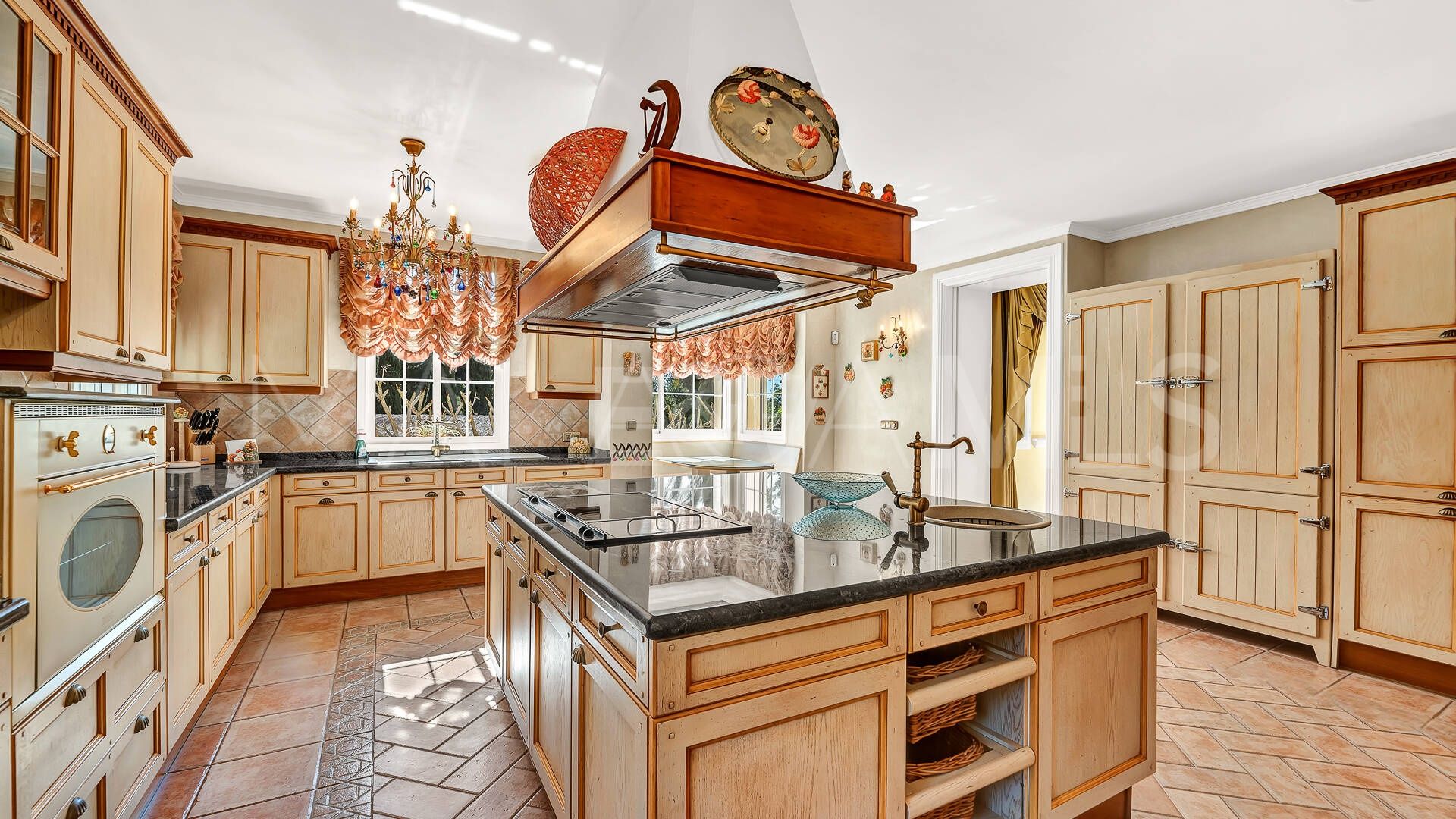 Villa for sale in Sierra Blanca