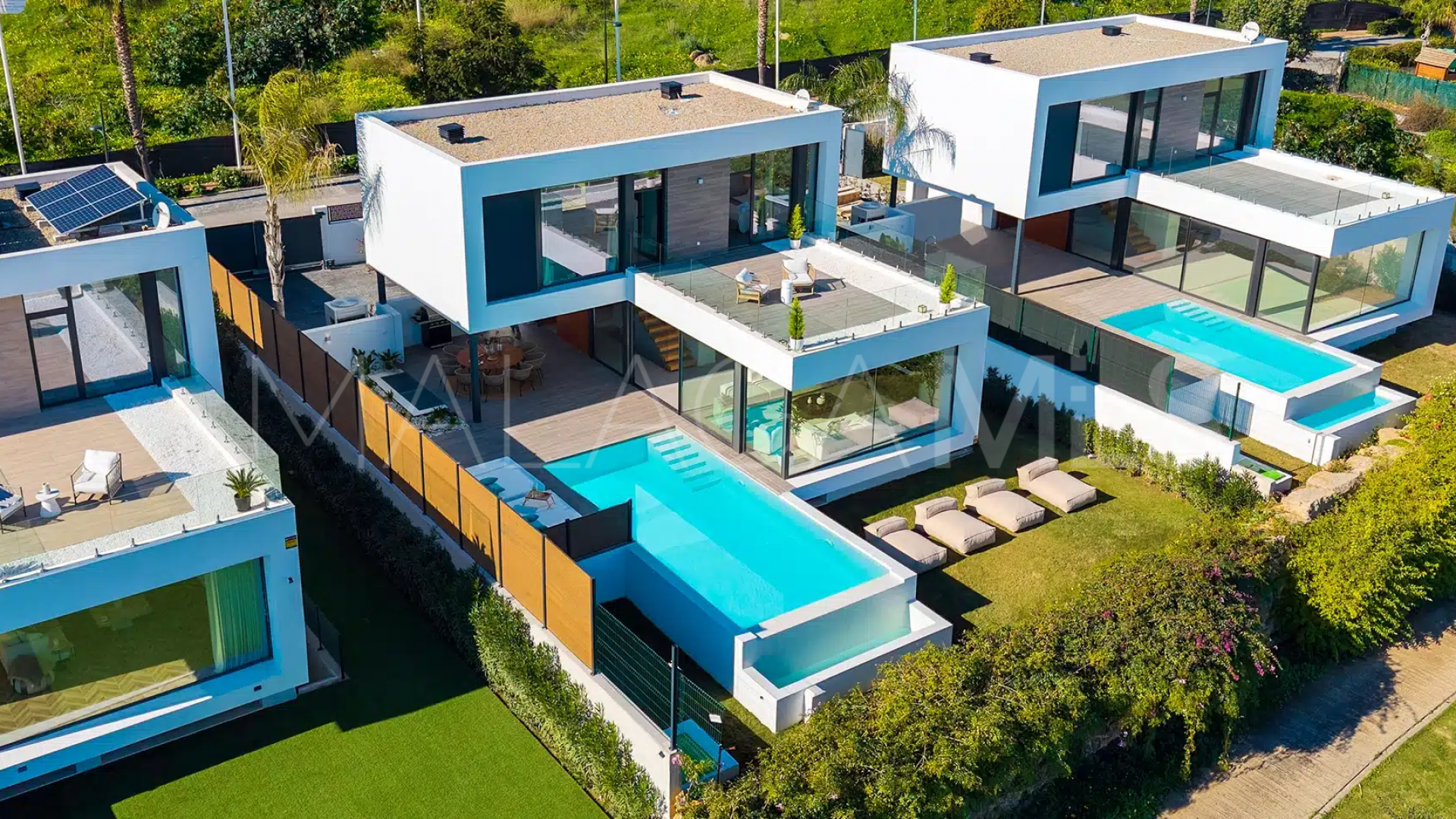 Villa for sale in El Paraiso