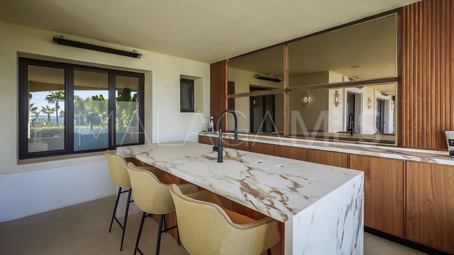 For sale apartment in Aloha Park with 4 bedrooms