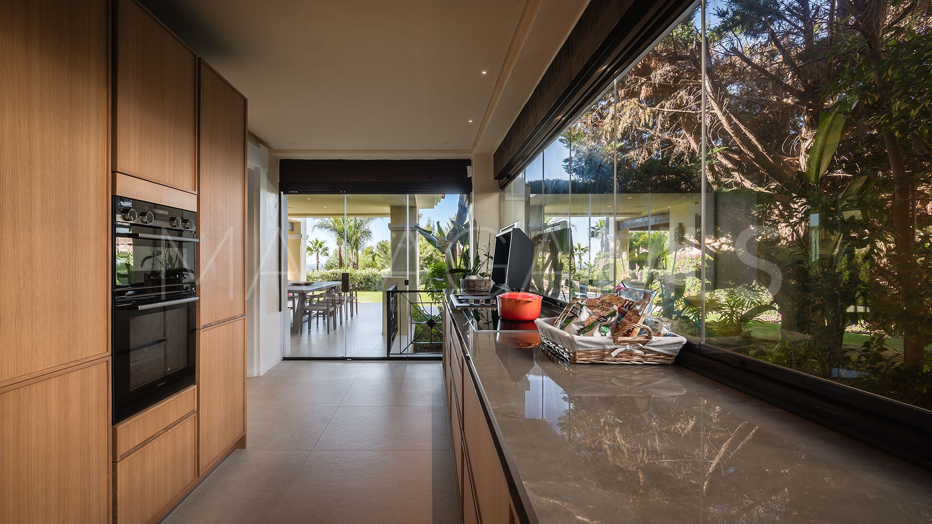 For sale apartment in Aloha Park with 4 bedrooms