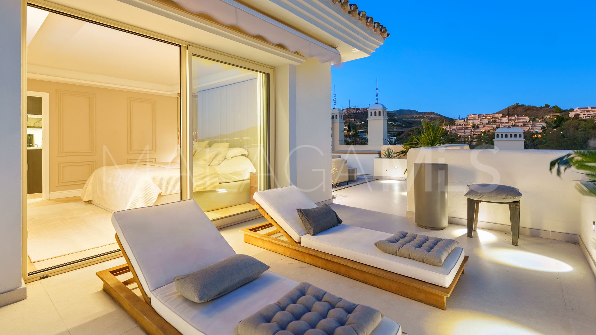 For sale Nueva Andalucia 3 bedrooms duplex penthouse