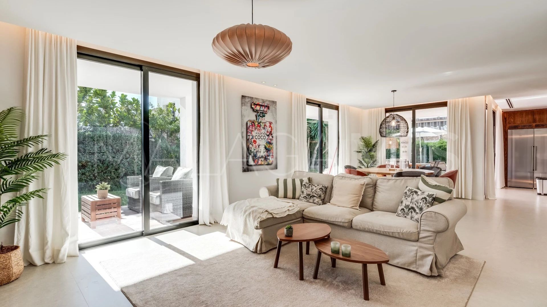 Villa for sale in Nueva Andalucia