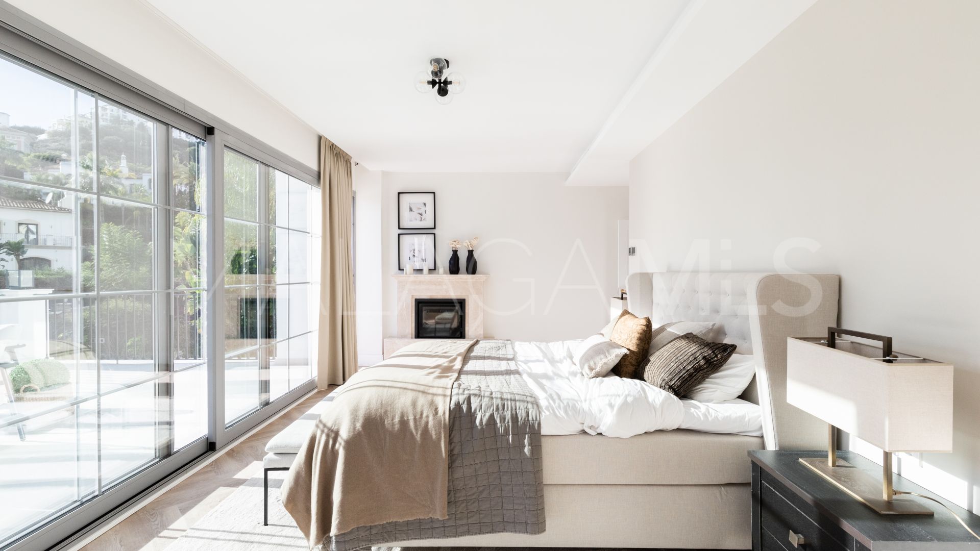 Buy villa in Los Arqueros