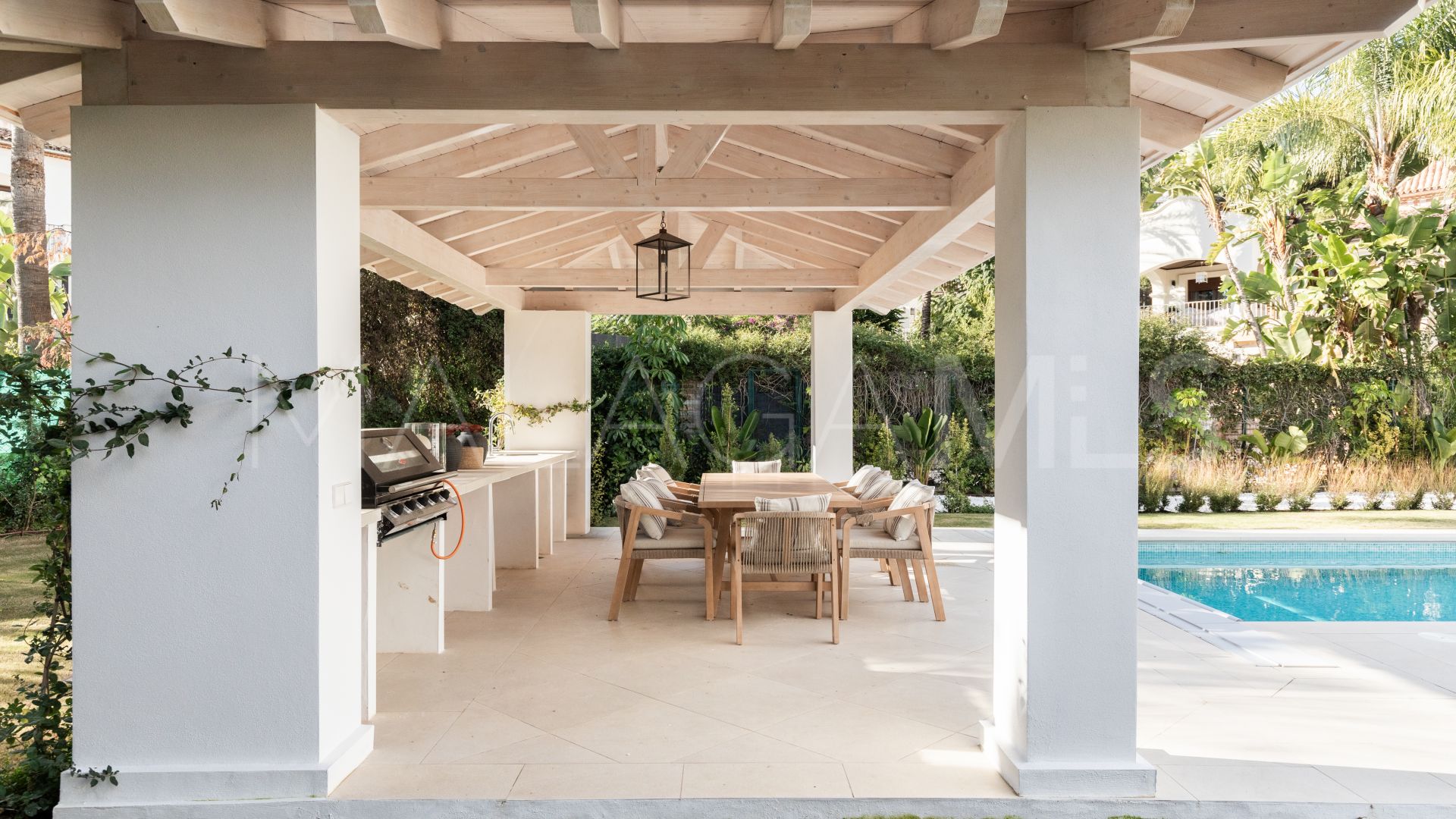 Buy villa in Los Arqueros