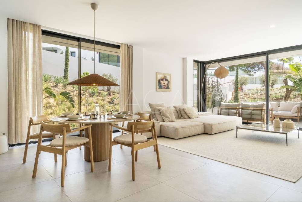 3 bedrooms duplex penthouse for sale in Marbella East