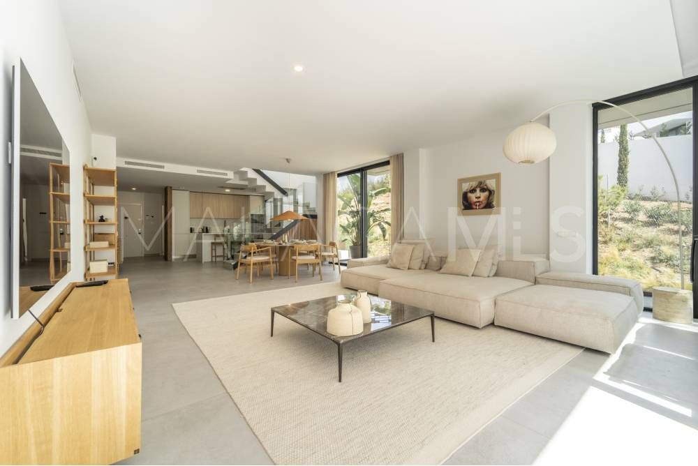 3 bedrooms duplex penthouse for sale in Marbella East