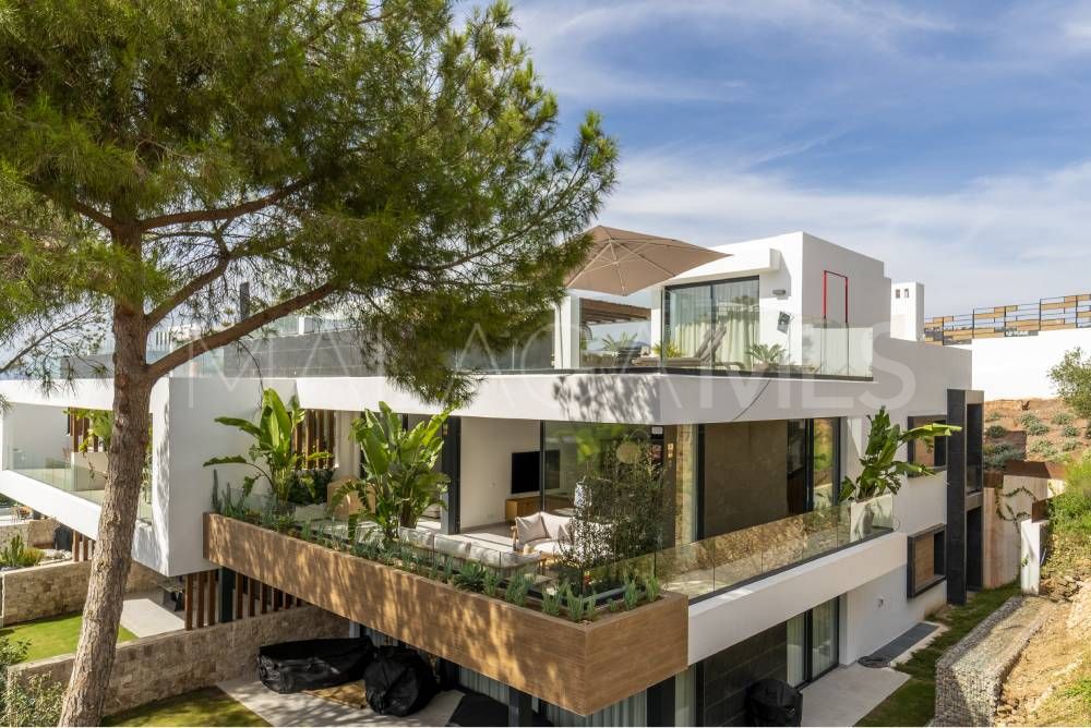 3 bedrooms duplex penthouse for sale in Marbella East