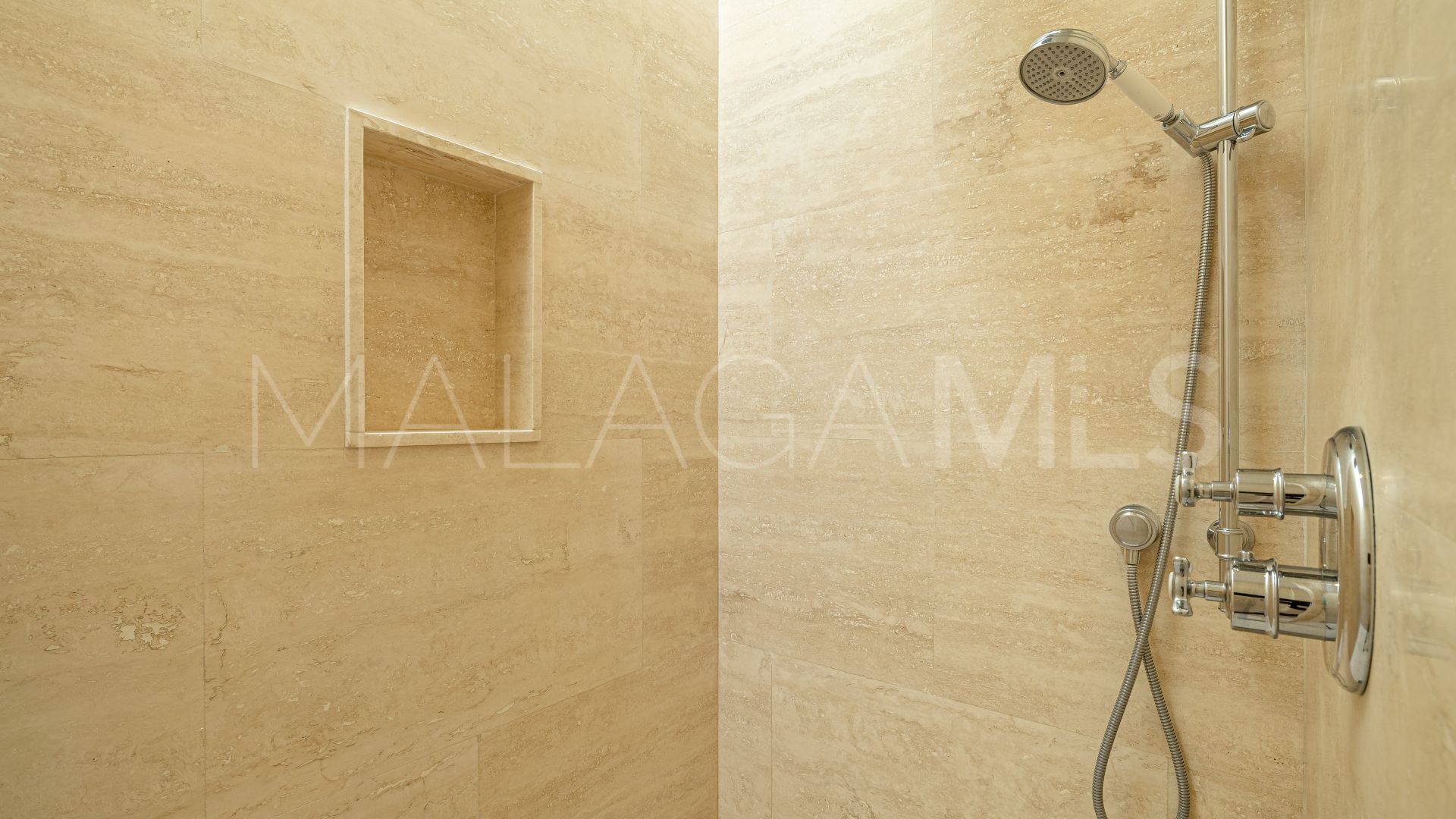 Villa for sale in Finca Cortesin