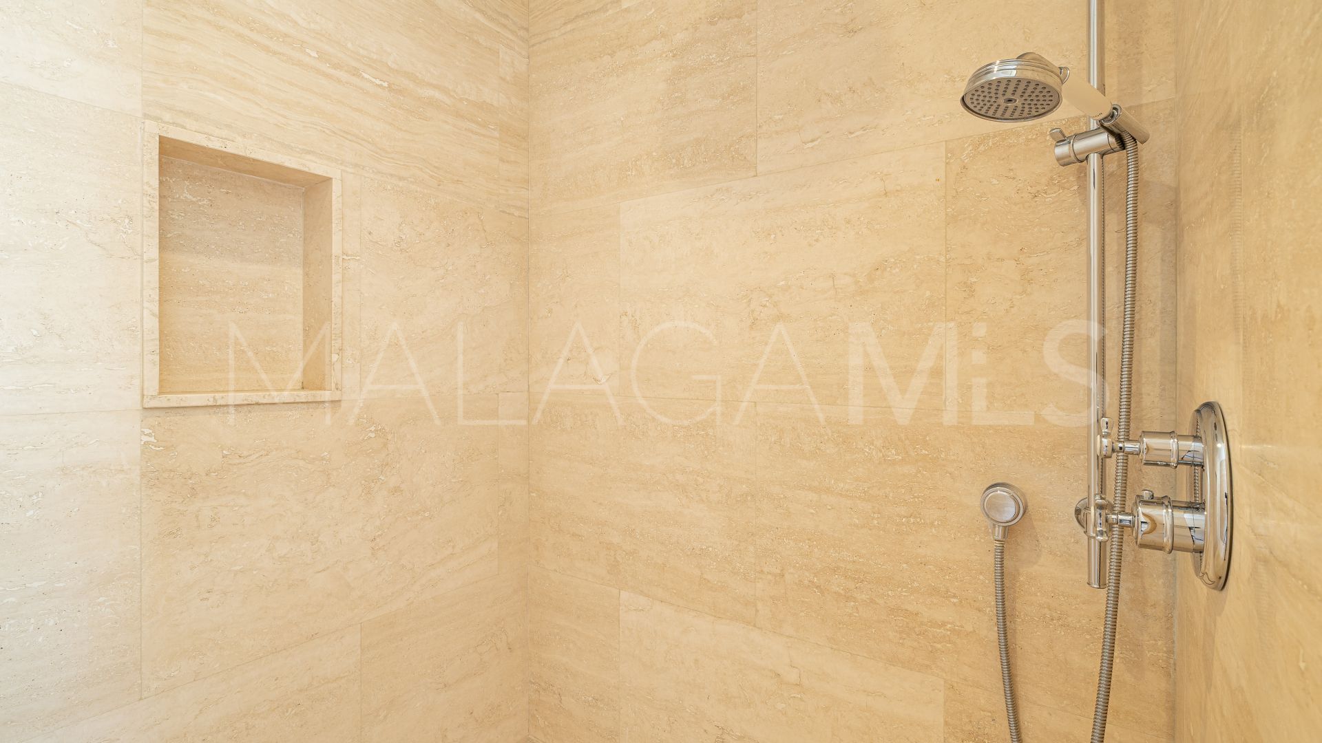 Villa for sale in Finca Cortesin